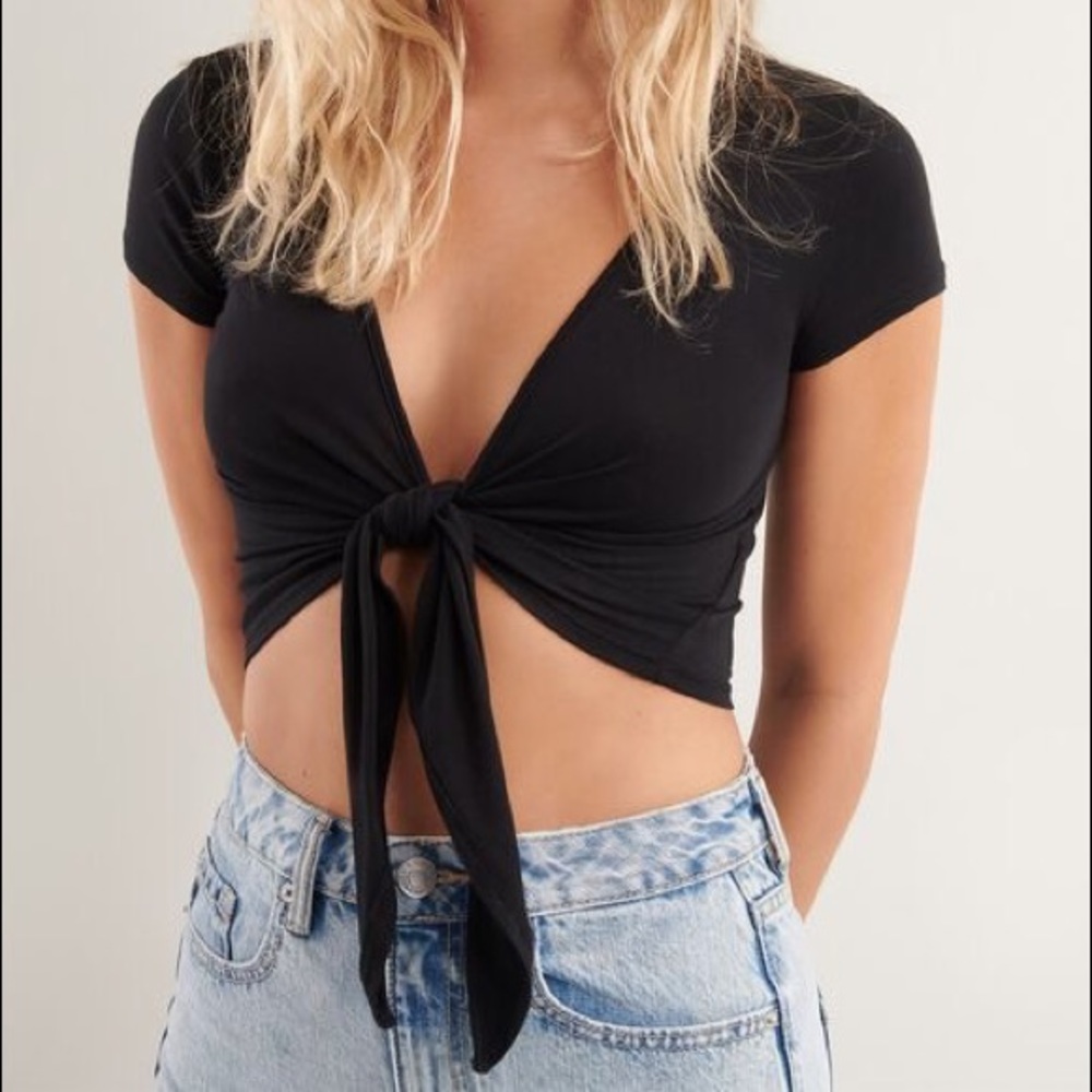 Garage Jeans Forget-Me-Knot Cropped T-Shirt (Size Medium) - Black